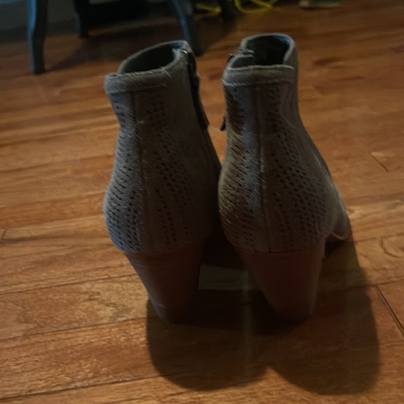 Size8 Womens. Great shape. Worn twice. Gray bootie suede type material. - Picture 3 of 6